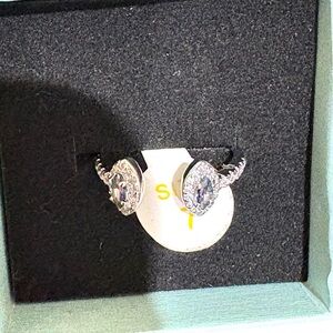 Elegant Rhodium Plated Women's Ring